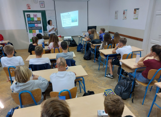 Department of Arts and Restoration visits the Marin Getaldić Elementary School within the Blue-connect project