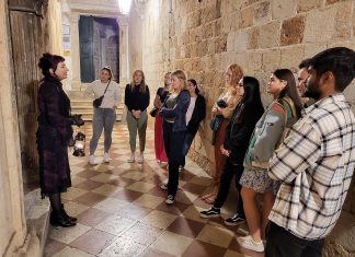 Erasmus students took part in theme walking tours around the city