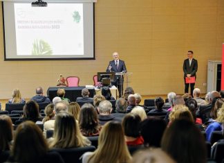 Dodijeljena priznanja zaposlenicima Sveučilišta u Dubrovniku u 2022. godini