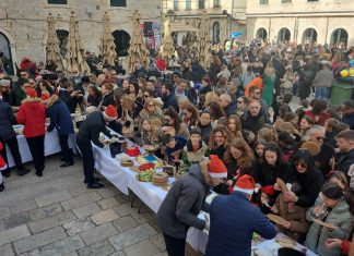 Hvalevrijedan humanitarni događaj- Sveučilište i ove godine sudjelovalo na Torta partyju!