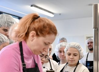 Gastro blogerica Janja Benić (Janjolinka) otkrila tajne pečenja studentima Sveučilišta u Dubrovniku