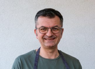Otvorene prijave za masterclass “Izrada sourdough sirnice i salenjaka” s Darkom Debićem