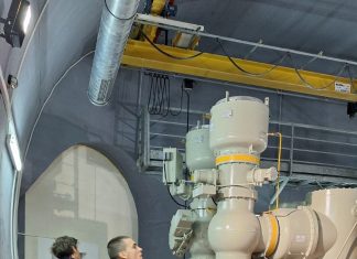 Studenti Fakulteta elektrotehnike i primijenjenog računarstva na nastavi u trafostanici Srđ