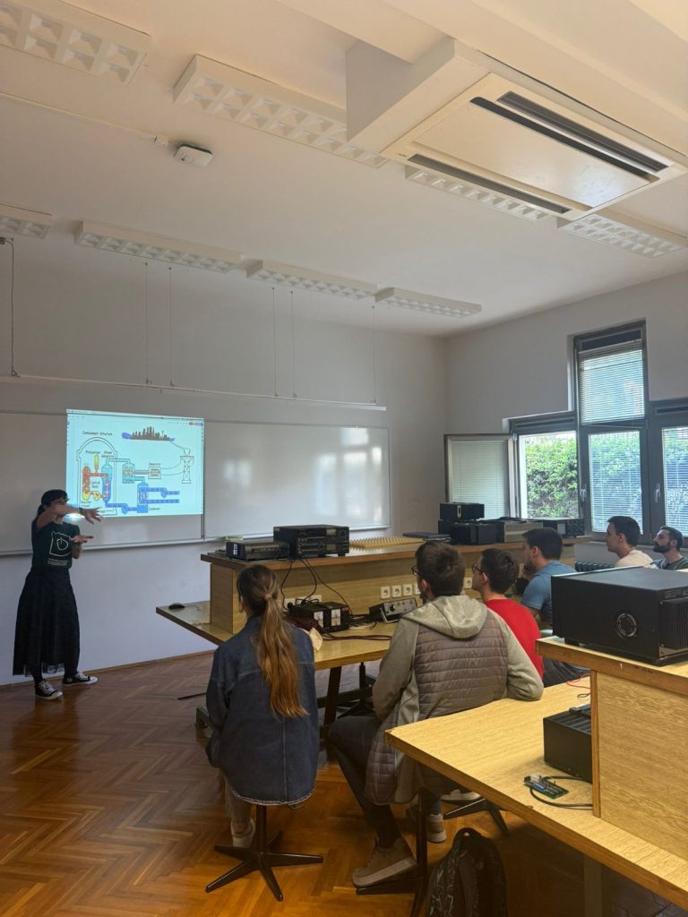 Festival Znanosti radionica na temu fotoelektričnog efekta, solarnih panela i nuklearnih elektrana